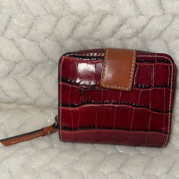 Dooney and Bourke Mini zip around croc print wallet - Picture 2 of 10